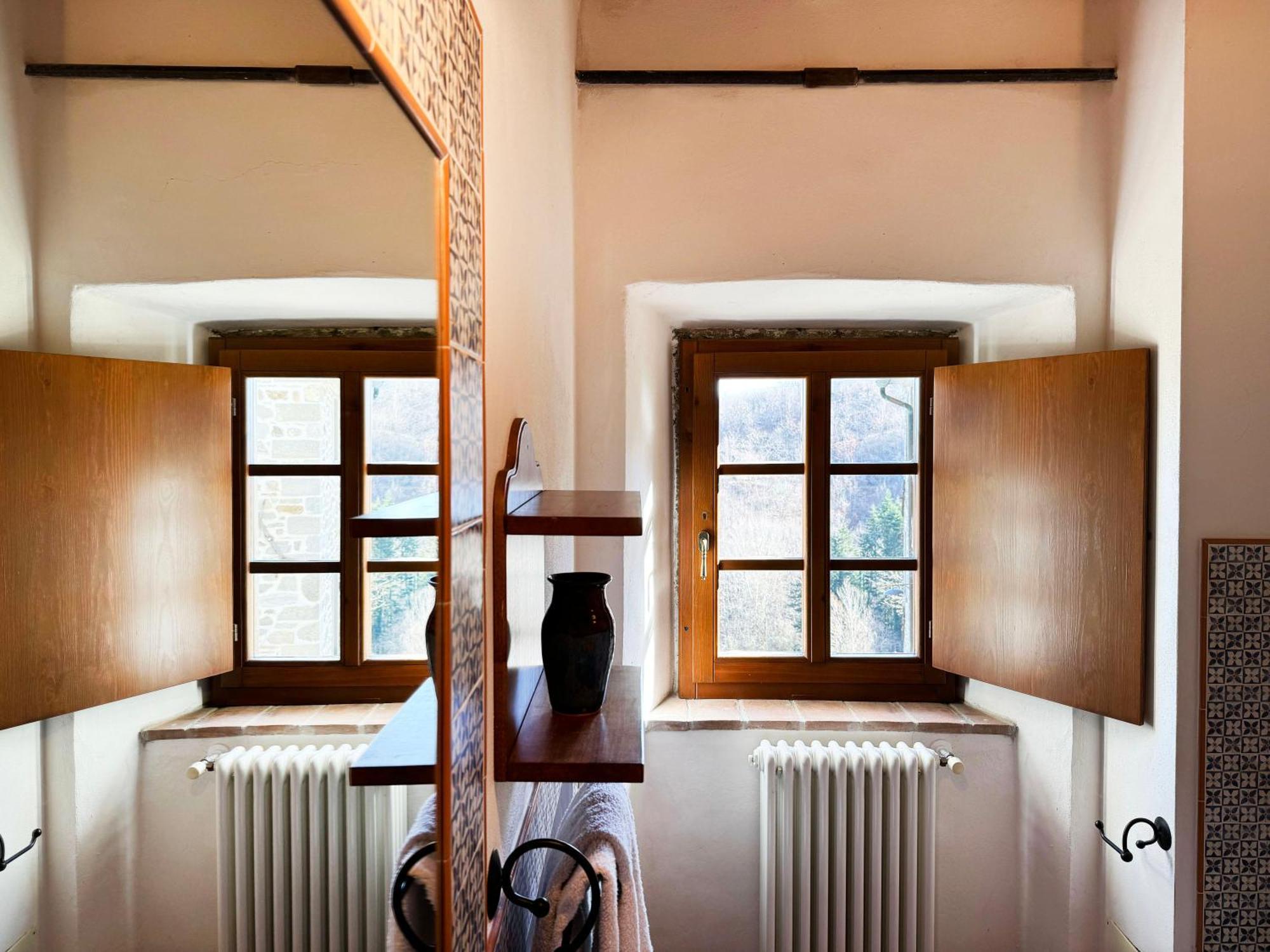 Bio Agriturismo Il Vigno Caprese Michelangelo Bagian luar foto