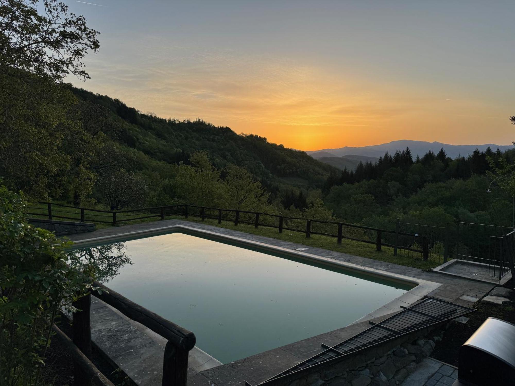 Bio Agriturismo Il Vigno Caprese Michelangelo Bagian luar foto